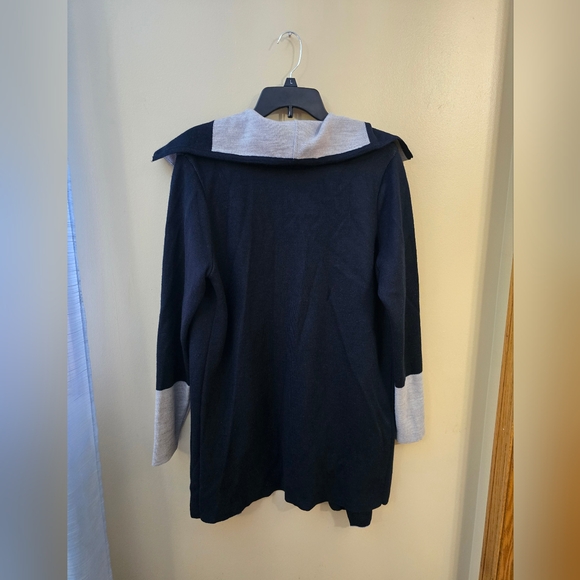 Elegant Women's Black and Gray Open Front Blazer - Picture 7 of 7